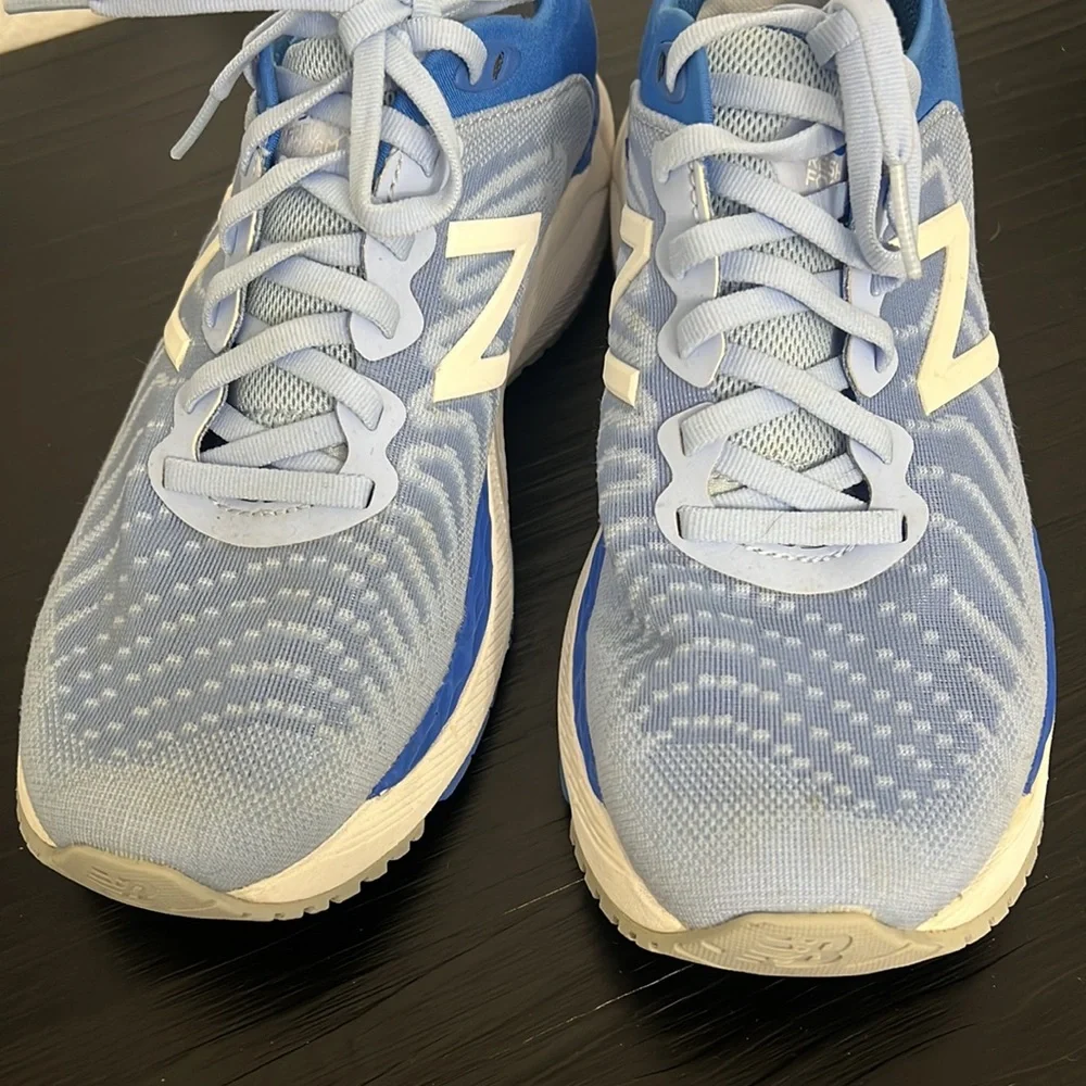 New Balance Womens Fresh Foam 860 v11 Shoes Light Blue White Size 7.5 - Picture 13 of 14